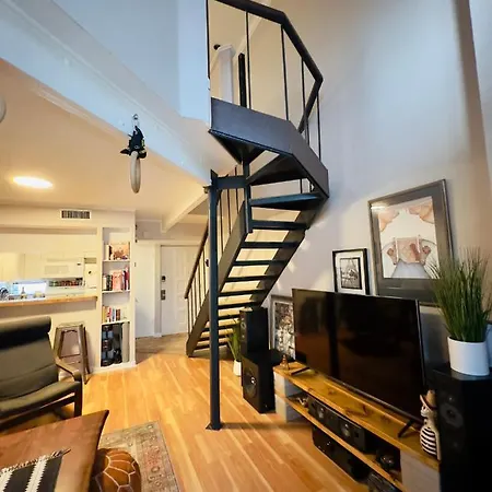 Hifi Sound & Comfort - Uptown Dallas / 2-Story Loft